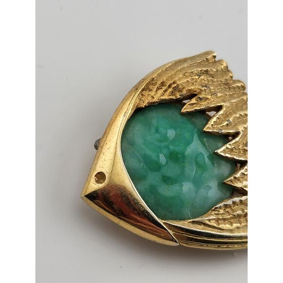 Vintage Gold Tone Fish Brooch Textured Green Glass Cabochon 1.75 Inch - Picture 4 of 5